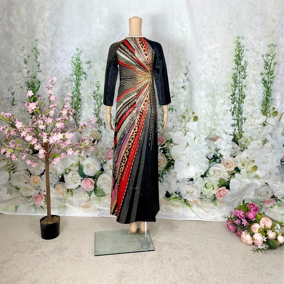 New Vietnamese Ao dai lụa họa tiết
size M (US 2) - Picture 5 of 6